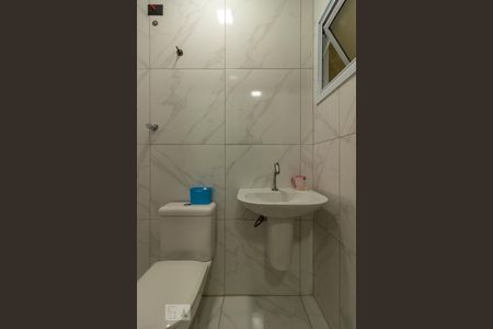 Casa de condomínio à venda com 297m², 4 quartos e 2 vagas Casa de condomínio à venda com 297m², 4 quartos e 2 vagasBanheiro de Serviço