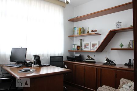 Casa à venda com 500m², 5 quartos e 5 vagasEscritório