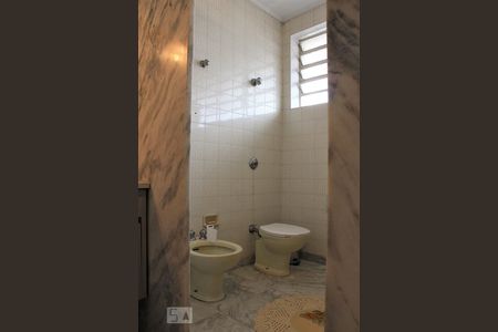 Casa à venda com 500m², 5 quartos e 5 vagasBanheiro 2