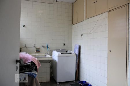 Casa à venda com 500m², 5 quartos e 5 vagasLavanderia