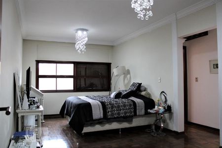 Casa à venda com 500m², 5 quartos e 5 vagasSuíte Master