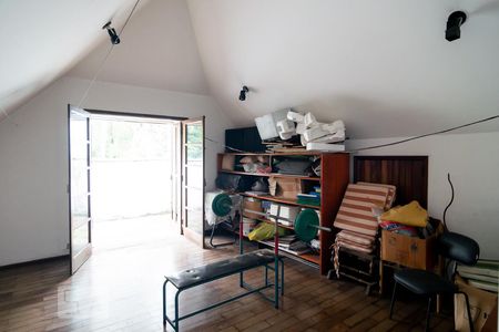 Casa para alugar com 500m², 4 quartos e 2 vagas Casa para alugar com 500m², 4 quartos e 2 vagasSótão