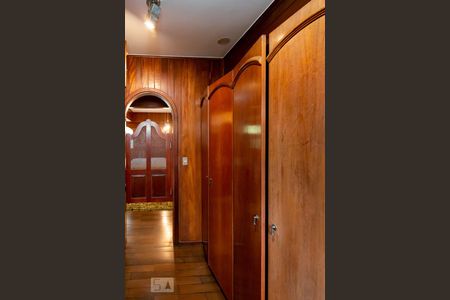 Casa para alugar com 500m², 4 quartos e 2 vagas Casa para alugar com 500m², 4 quartos e 2 vagasCloset Quarto 1 - Suíte