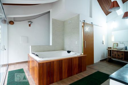 Casa para alugar com 500m², 4 quartos e 2 vagas Casa para alugar com 500m², 4 quartos e 2 vagasÁrea Hidromassagem