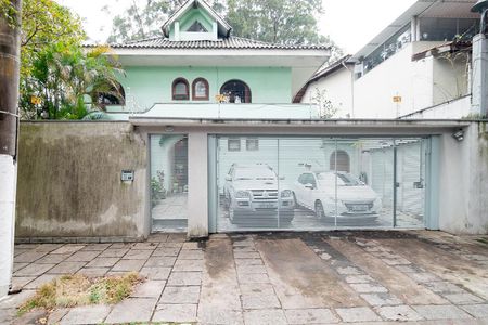 Casa para alugar com 500m², 4 quartos e 2 vagas Casa para alugar com 500m², 4 quartos e 2 vagasFachada