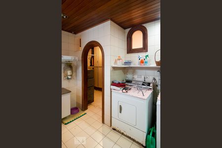 Casa para alugar com 500m², 4 quartos e 2 vagas Casa para alugar com 500m², 4 quartos e 2 vagasÁrea de Serviço