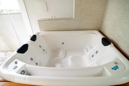 Casa para alugar com 500m², 4 quartos e 2 vagas Casa para alugar com 500m², 4 quartos e 2 vagasÁrea Hidromassagem