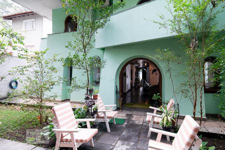 Casa para alugar com 500m², 4 quartos e 2 vagas Casa para alugar com 500m², 4 quartos e 2 vagasÁrea Externa