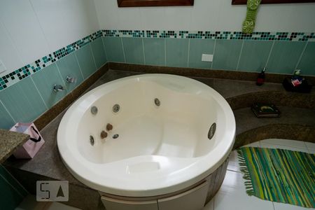 Casa para alugar com 500m², 4 quartos e 2 vagas Casa para alugar com 500m², 4 quartos e 2 vagasBanheiro Quarto 1 - Suíte