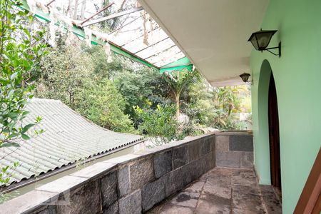 Casa para alugar com 500m², 4 quartos e 2 vagas Casa para alugar com 500m², 4 quartos e 2 vagasVaranda Quarto 1 - Suíte