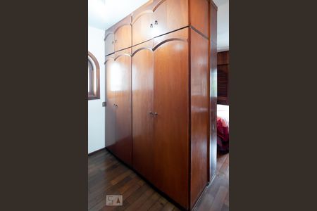 Casa para alugar com 500m², 4 quartos e 2 vagas Casa para alugar com 500m², 4 quartos e 2 vagasCloset Quarto 3 - Suíte