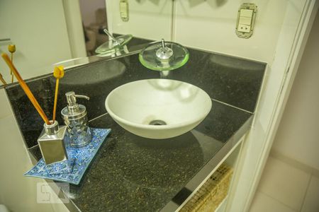 Apartamento à venda com 82m², 3 quartos e 1 vaga Apartamento à venda com 82m², 3 quartos e 1 vagaBanheiro Social