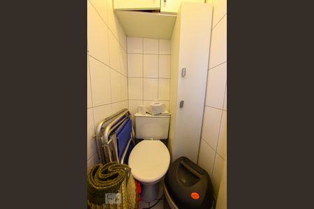 Apartamento à venda com 74m², 3 quartos e 2 vagas Apartamento à venda com 74m², 3 quartos e 2 vagasBanheiro de Serviço