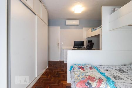 Casa de condomínio à venda com 250m², 4 quartos e 2 vagas Casa de condomínio à venda com 250m², 4 quartos e 2 vagasQuarto 2
