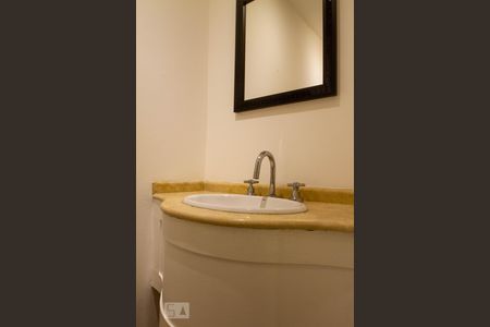 Lavabo de apartamento para alugar com 2 quartos, 80m² em Copacabana, Rio de Janeiro