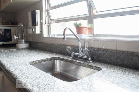 Casa à venda com 240m², 3 quartos e 5 vagas Casa à venda com 240m², 3 quartos e 5 vagasCOZINHA