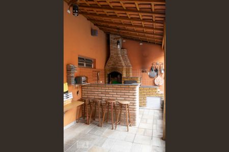 Casa à venda com 240m², 3 quartos e 5 vagas Casa à venda com 240m², 3 quartos e 5 vagasCHURRASQUEIRA