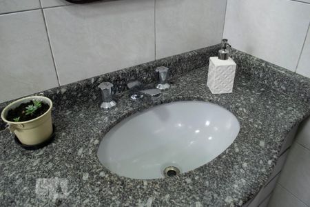 Casa à venda com 240m², 3 quartos e 5 vagas Casa à venda com 240m², 3 quartos e 5 vagasBANHEIRO QUARTO 1