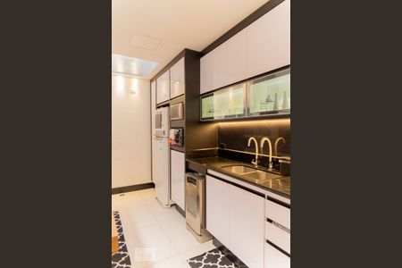 Casa à venda com 245m², 3 quartos e 2 vagas Casa à venda com 245m², 3 quartos e 2 vagasCozinha