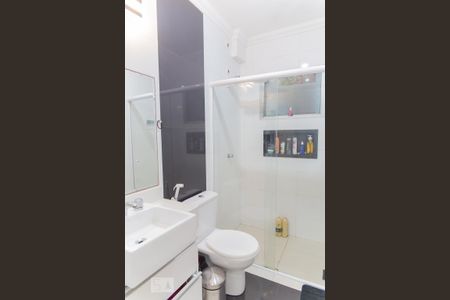 Casa à venda com 245m², 3 quartos e 2 vagas Casa à venda com 245m², 3 quartos e 2 vagasBanheiro