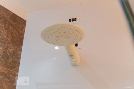 Casa à venda com 245m², 3 quartos e 2 vagas Casa à venda com 245m², 3 quartos e 2 vagasChuveiro