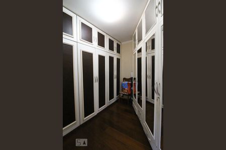 Casa à venda com 600m², 5 quartos e 5 vagasCloset da Suíte 5