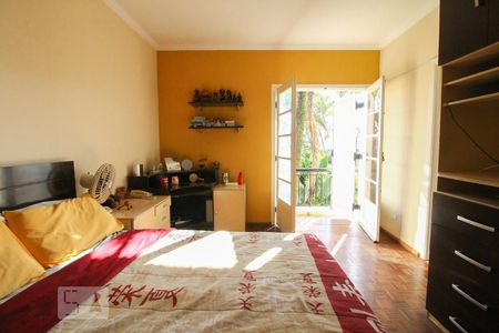 Casa à venda com 600m², 5 quartos e 5 vagasSuíte 1