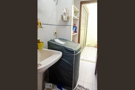 Casa de condomínio à venda com 185m², 3 quartos e 1 vaga Casa de condomínio à venda com 185m², 3 quartos e 1 vagaLavanderia