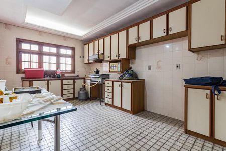 Casa à venda com 460m², 4 quartos e 4 vagas Casa à venda com 460m², 4 quartos e 4 vagasCozinha