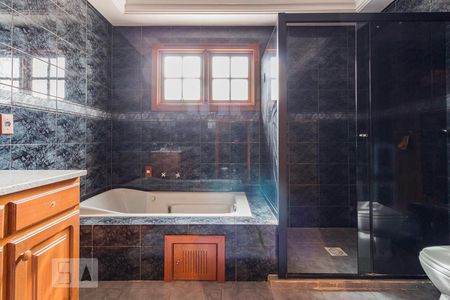 Casa à venda com 460m², 4 quartos e 4 vagas Casa à venda com 460m², 4 quartos e 4 vagasBanheiro