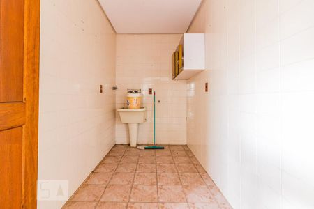 Casa à venda com 460m², 4 quartos e 4 vagas Casa à venda com 460m², 4 quartos e 4 vagasDetalhe da area de serviço