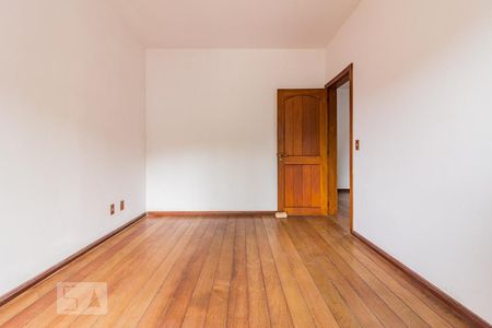 Casa à venda com 460m², 4 quartos e 4 vagas Casa à venda com 460m², 4 quartos e 4 vagasDormitório2