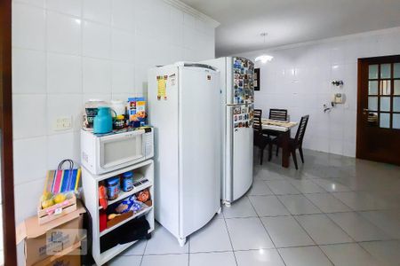 Casa à venda com 225m², 3 quartos e 3 vagas Casa à venda com 225m², 3 quartos e 3 vagasCozinha