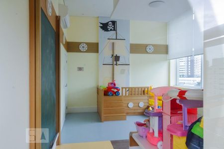 Apartamento à venda com 210m², 3 quartos e 4 vagas Apartamento à venda com 210m², 3 quartos e 4 vagasBrinquedoteca