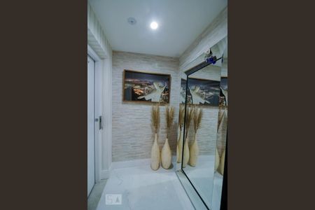 Apartamento à venda com 210m², 3 quartos e 4 vagas Apartamento à venda com 210m², 3 quartos e 4 vagasHall de Entrada