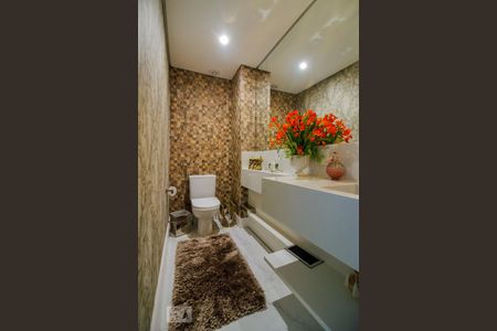 Apartamento à venda com 210m², 3 quartos e 4 vagas Apartamento à venda com 210m², 3 quartos e 4 vagasLavabo