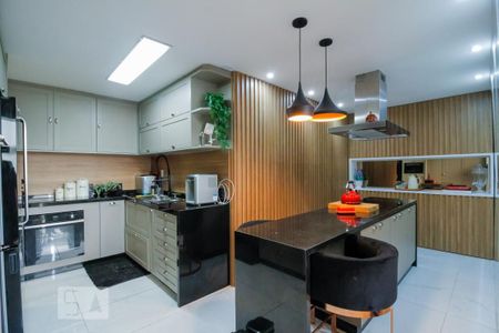 Apartamento à venda com 210m², 3 quartos e 4 vagas Apartamento à venda com 210m², 3 quartos e 4 vagasCozinha