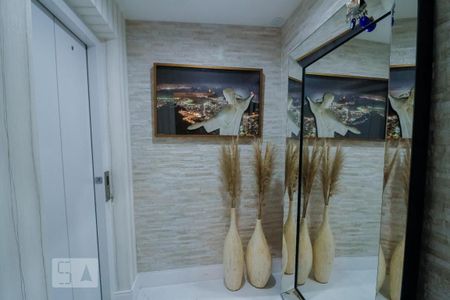 Apartamento à venda com 210m², 3 quartos e 4 vagas Apartamento à venda com 210m², 3 quartos e 4 vagasHall de Entrada