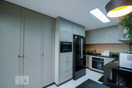 Apartamento à venda com 210m², 3 quartos e 4 vagas Apartamento à venda com 210m², 3 quartos e 4 vagasCozinha