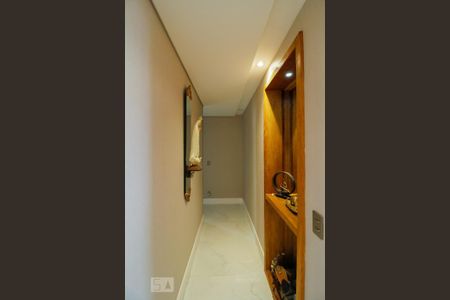 Apartamento à venda com 210m², 3 quartos e 4 vagas Apartamento à venda com 210m², 3 quartos e 4 vagasCorredor