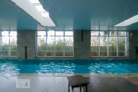 Apartamento à venda com 210m², 3 quartos e 4 vagas Apartamento à venda com 210m², 3 quartos e 4 vagasPiscina