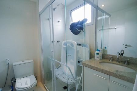 Apartamento à venda com 210m², 3 quartos e 4 vagas Apartamento à venda com 210m², 3 quartos e 4 vagasBanheiro Suíte 2