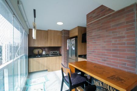 Apartamento à venda com 210m², 3 quartos e 4 vagas Apartamento à venda com 210m², 3 quartos e 4 vagasVaranda