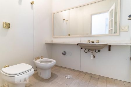 Casa à venda com 90m², 3 quartos e 1 vaga Casa à venda com 90m², 3 quartos e 1 vagaBanheiro