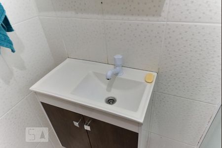 Casa à venda com 103m², 2 quartos e 2 vagas Casa à venda com 103m², 2 quartos e 2 vagasBanheiro