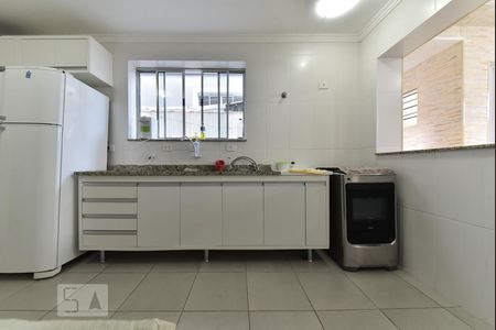 Casa à venda com 103m², 2 quartos e 2 vagas Casa à venda com 103m², 2 quartos e 2 vagasCozinha