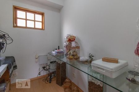 Casa à venda com 350m², 4 quartos e 3 vagas Casa à venda com 350m², 4 quartos e 3 vagasEscritório