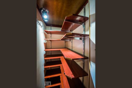 Casa à venda com 190m², 4 quartos e 2 vagasSuíte 2