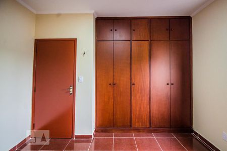 Casa à venda com 190m², 4 quartos e 2 vagasQuarto 1