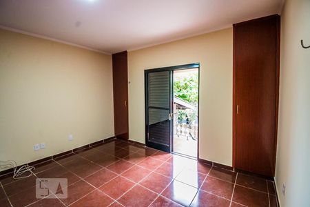 Casa à venda com 190m², 4 quartos e 2 vagasSuíte 2